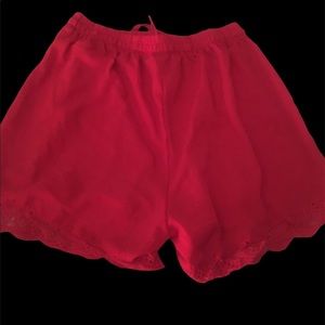 Red stripe  in material, lace bottom short.